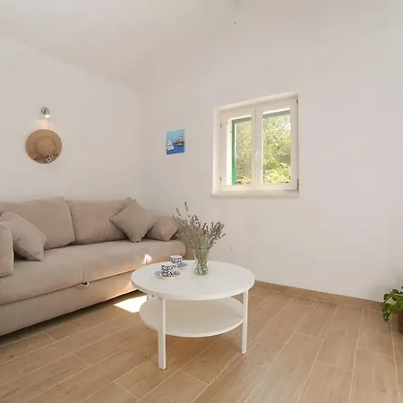 Feriehus Beach House Sarbun Postira